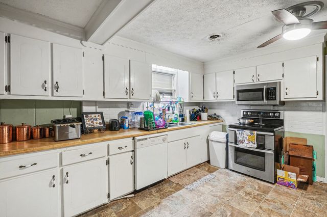 6185 Old Highway 31 East, Bethpage, TN 37022