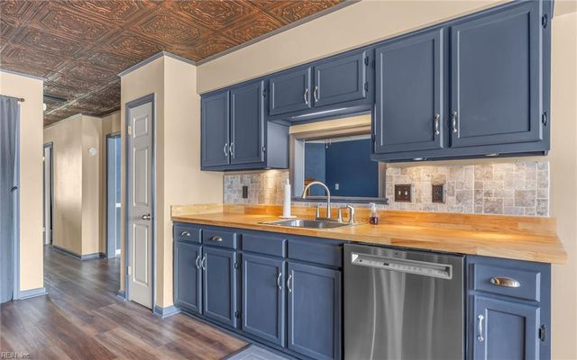 2017 Haviland DR, Virginia Beach, VA 23454