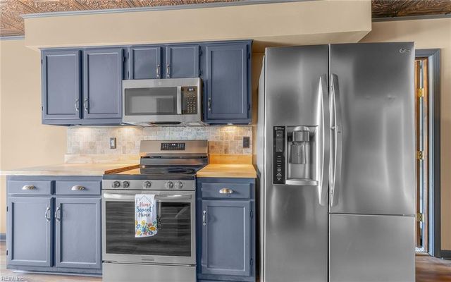 2017 Haviland DR, Virginia Beach, VA 23454