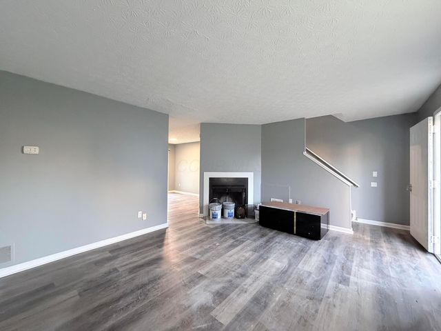 955 Cross Country Drive, F, Columbus, OH 43235