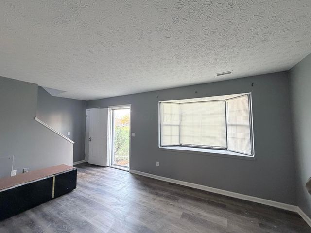 955 Cross Country Drive, F, Columbus, OH 43235