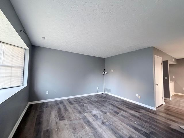 955 Cross Country Drive, F, Columbus, OH 43235