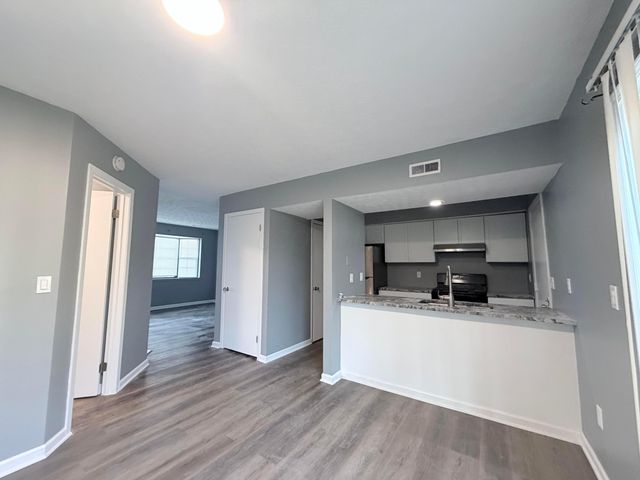 955 Cross Country Drive, F, Columbus, OH 43235