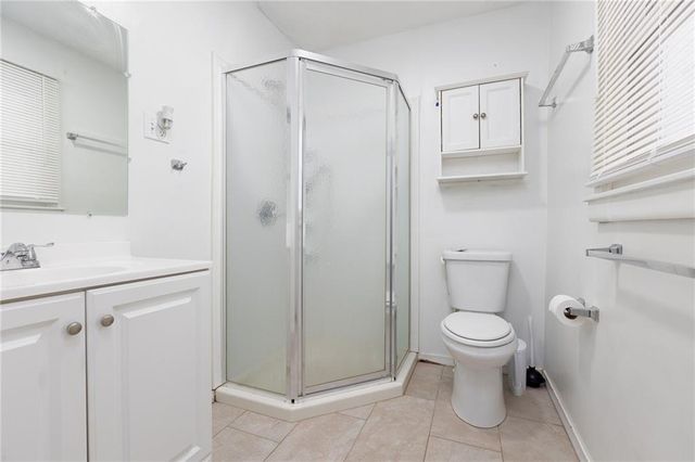 9219 Lewis Avenue, Kansas City, MO 64138