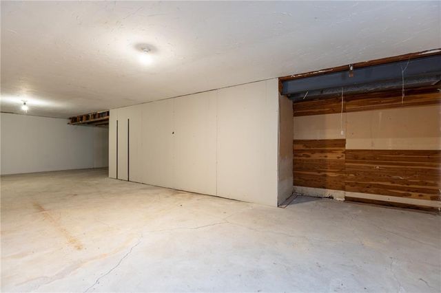 9219 Lewis Avenue, Kansas City, MO 64138