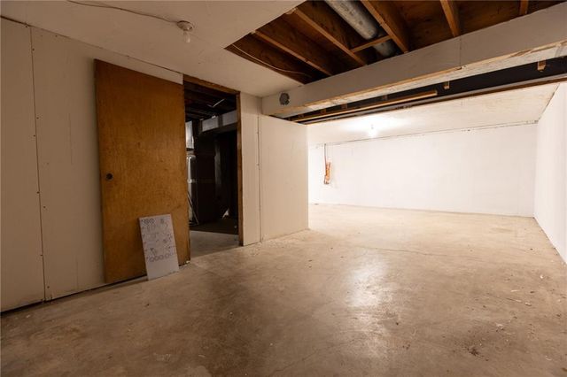 9219 Lewis Avenue, Kansas City, MO 64138