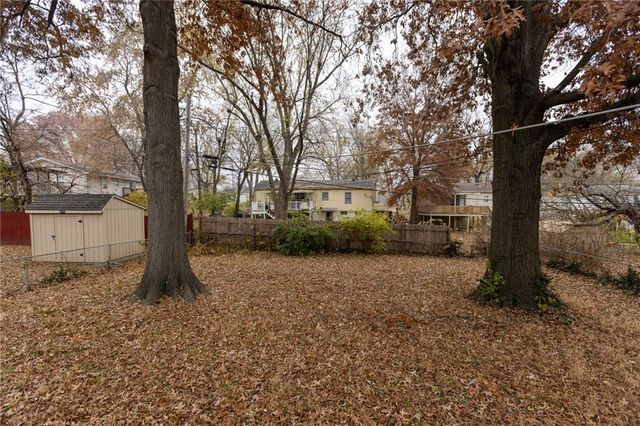 9219 Lewis Avenue, Kansas City, MO 64138