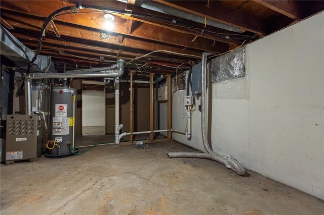 9219 Lewis Avenue, Kansas City, MO 64138