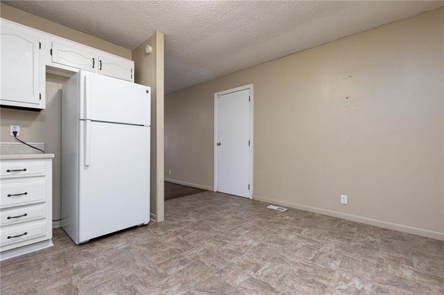 9219 Lewis Avenue, Kansas City, MO 64138