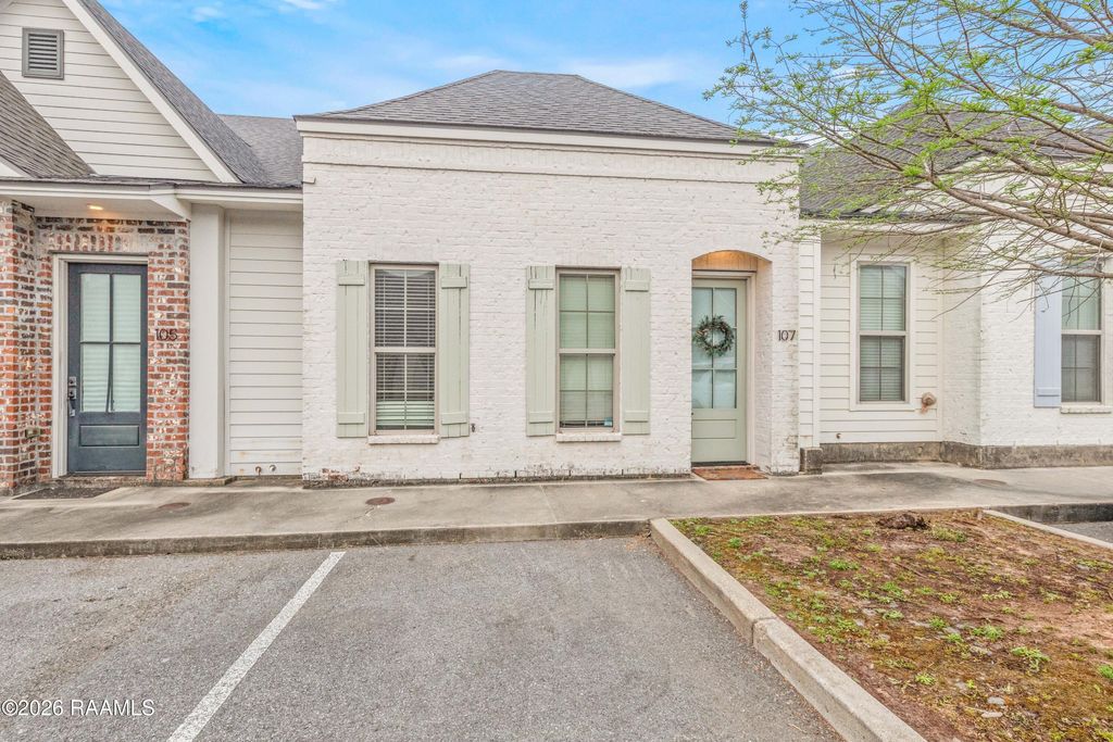 107 Rue Argenteuil Road, Lafayette, LA 70506