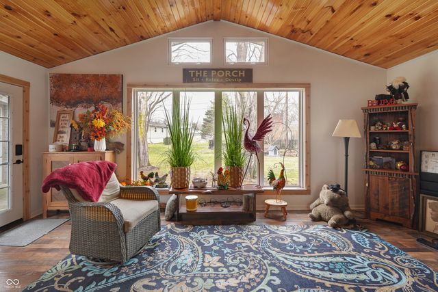 4226 Roselawn Avenue, Columbus, IN 47203