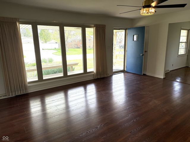 4226 Roselawn Avenue, Columbus, IN 47203