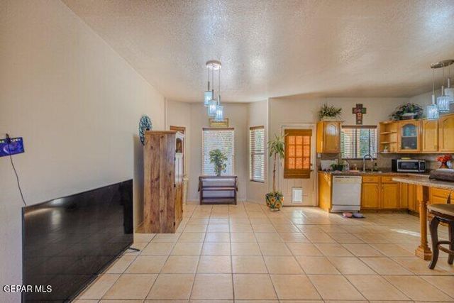 671 Teichelkamp Drive, Horizon City, TX 79928