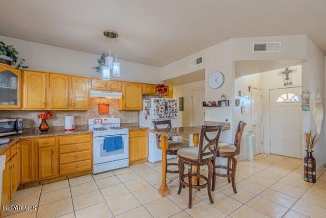 671 Teichelkamp Drive, Horizon City, TX 79928