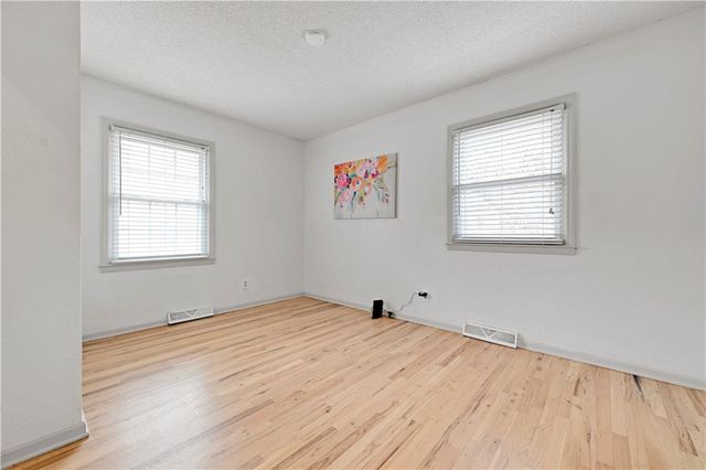 1406 NE 52nd Terrace, Kansas City, MO 64118