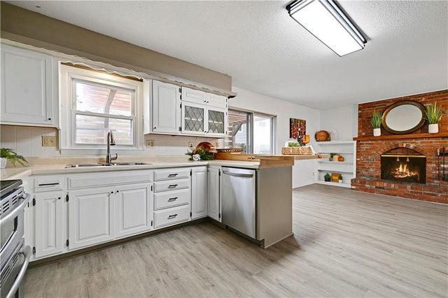 1406 NE 52nd Terrace, Kansas City, MO 64118