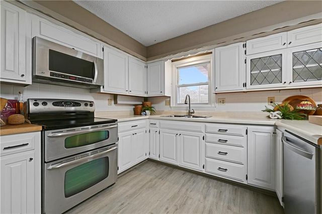 1406 NE 52nd Terrace, Kansas City, MO 64118