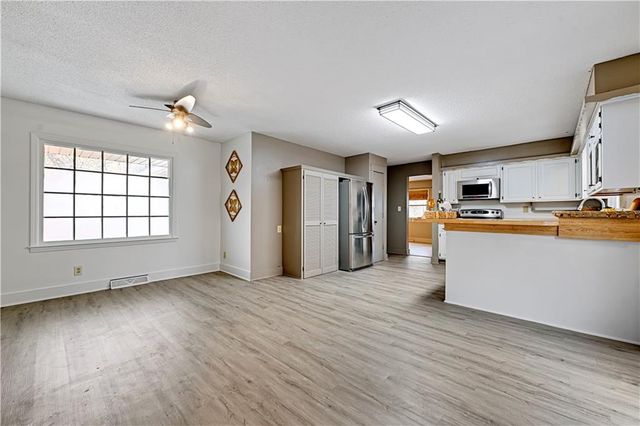 1406 NE 52nd Terrace, Kansas City, MO 64118