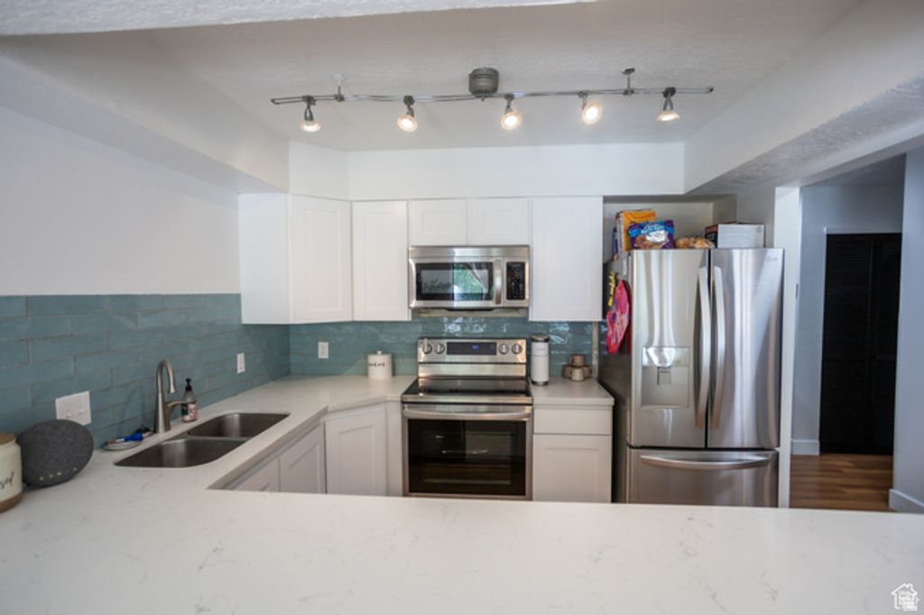 4424 W SKYE DR, South Jordan, UT 84009 — photo 5