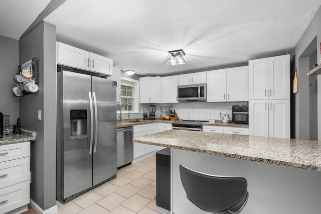 17 Colony Avenue, Buzzards Bay, MA 02532