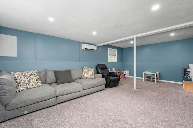 17 Colony Avenue, Buzzards Bay, MA 02532