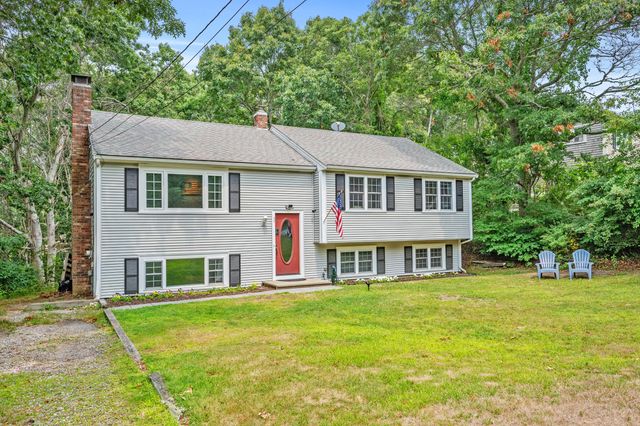 17 Colony Avenue, Buzzards Bay, MA 02532