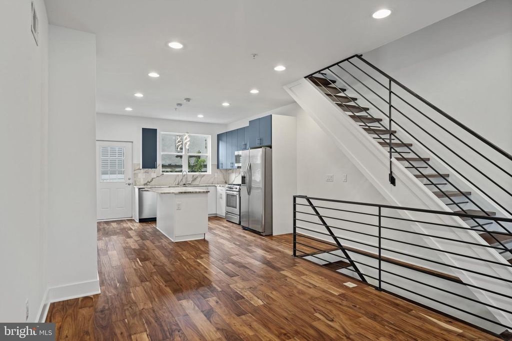 2242 N HOWARD ST, PHILADELPHIA, PA 19133 — photo 5