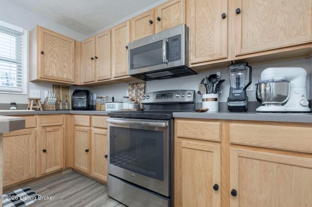 6601 Rockview Way, Louisville, KY 40299