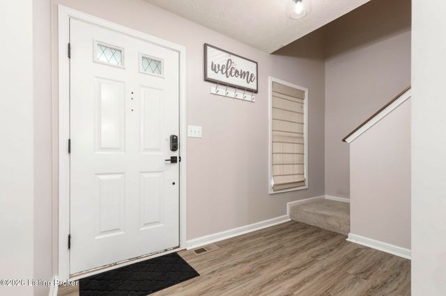 6601 Rockview Way, Louisville, KY 40299