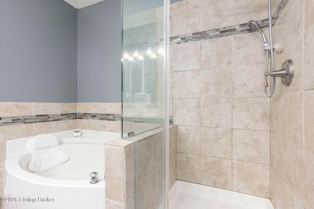 6601 Rockview Way, Louisville, KY 40299