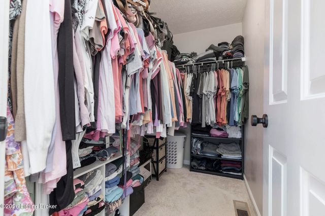 6601 Rockview Way, Louisville, KY 40299
