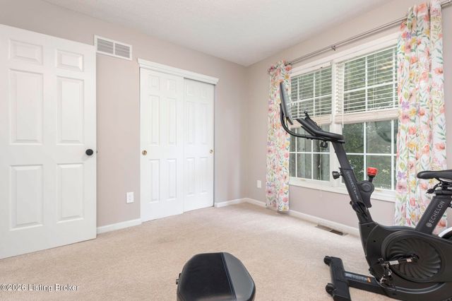 6601 Rockview Way, Louisville, KY 40299
