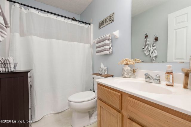 6601 Rockview Way, Louisville, KY 40299