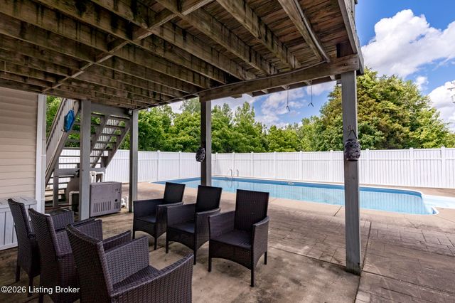 6601 Rockview Way, Louisville, KY 40299