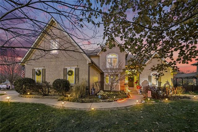 15206 W 164th Terrace, Olathe, KS 66062