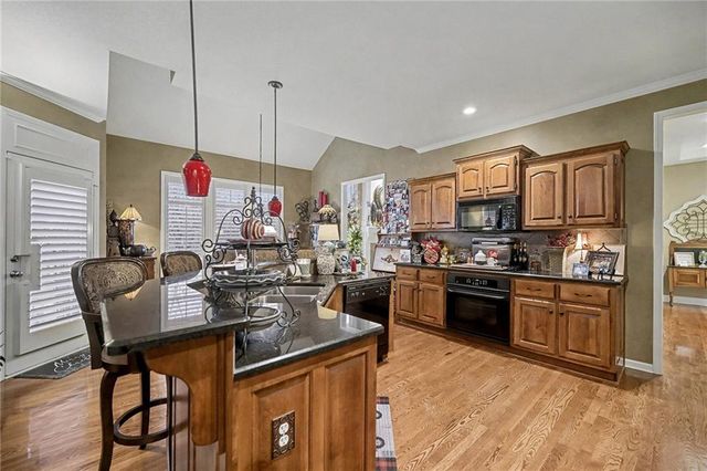 15206 W 164th Terrace, Olathe, KS 66062