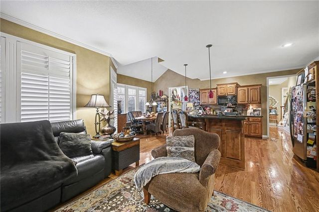 15206 W 164th Terrace, Olathe, KS 66062