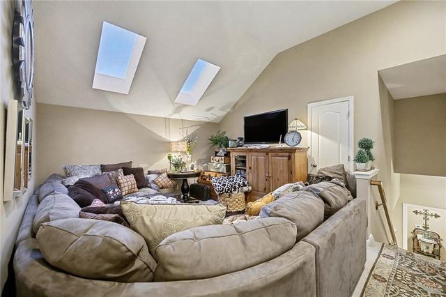 15206 W 164th Terrace, Olathe, KS 66062