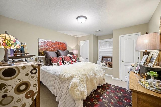 15206 W 164th Terrace, Olathe, KS 66062