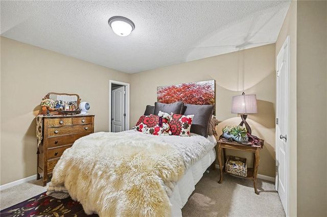 15206 W 164th Terrace, Olathe, KS 66062