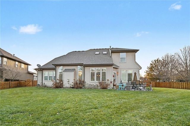 15206 W 164th Terrace, Olathe, KS 66062