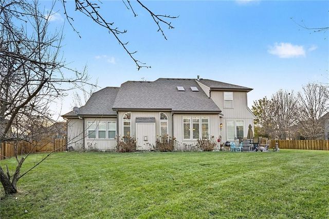 15206 W 164th Terrace, Olathe, KS 66062