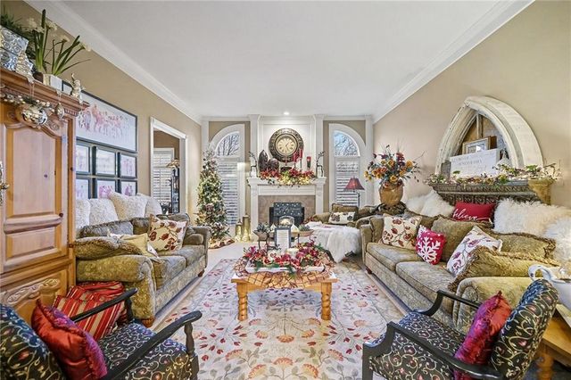 15206 W 164th Terrace, Olathe, KS 66062