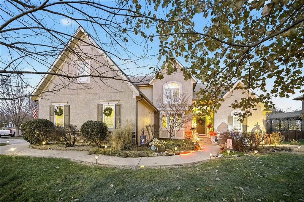 15206 W 164th Terrace, Olathe, KS 66062