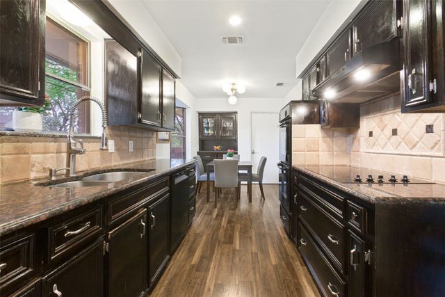 2212 San Simeon Place, Carrollton, TX 75006