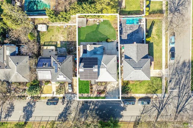 257 Garden City Road, Franklin Square, NY 11010