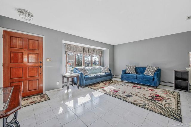 257 Garden City Road, Franklin Square, NY 11010