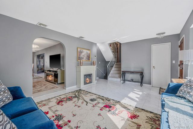 257 Garden City Road, Franklin Square, NY 11010