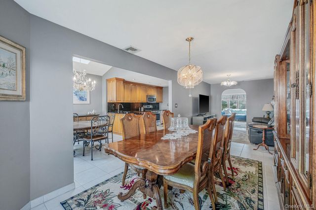 257 Garden City Road, Franklin Square, NY 11010