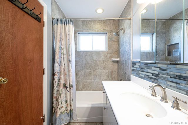 257 Garden City Road, Franklin Square, NY 11010